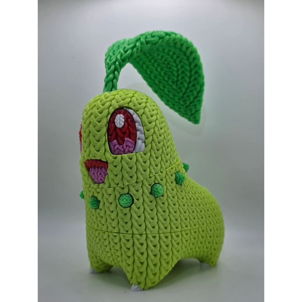 🍃 8" 3D-Printed Faux-Knit Chikorita Figure – The Ultimate Pokémon Collectible!